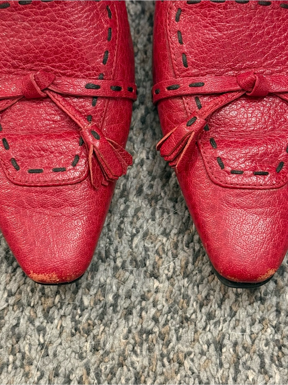 Burberry Red Leather Pointed-Toe Flats with Bow Detail - Picture 5 of 5